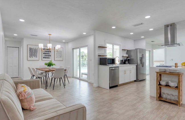 Casa Bonita by Avantstay Large Backyard, Patio, Pool + Hot Tub - Foto 11