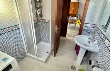 Apartamento a pie de playa con una amplia terraza - Foto 11