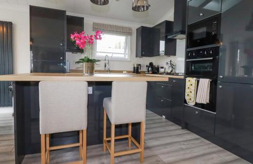 Mordros Lodge - Photo 8