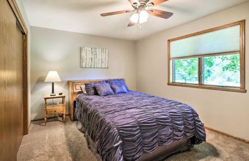 Family Home with Deck, Yard, Dock on Rock River - Foto 20