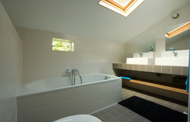 Spacious Farmhouse near Forest in Stramproy - Foto 31