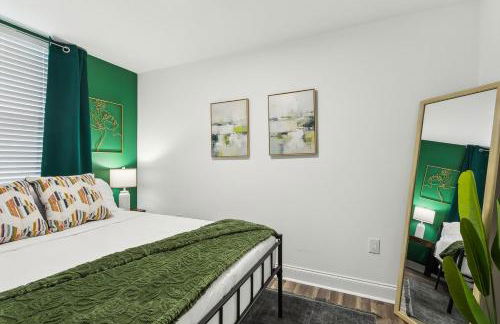 Spacious 10BR NOLA Home, Perfect for Groups, King bed - Foto 26