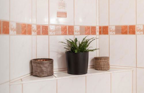 BG Living & Hosting - Mosel-Fachwerkhaus nahe Calmont Klettersteig - 2 Schlafzimmer, Parkplatz, WLAN & Netflix, 5 Personen - Foto 39