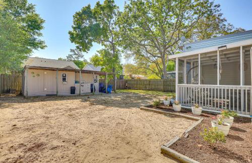 Oak Island Home w/ Fenced Yard, Walk to Long Beach - Foto 11