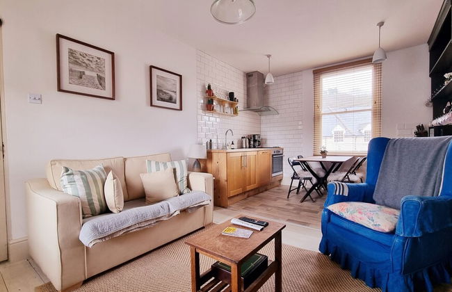 Stylish Town Centre Apartments - Photo 54