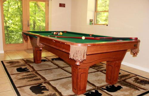 Deluxe Log Cabin with a Hot Tub in the Smoky Mountains of North Carolina - Foto 7