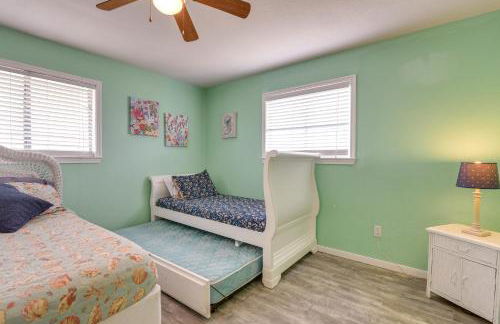 Walk to Gulf Surfside Beach Home with Deck - Photo 21