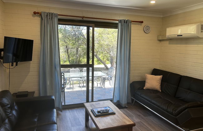 Emu Beach Chalets - Photo 25