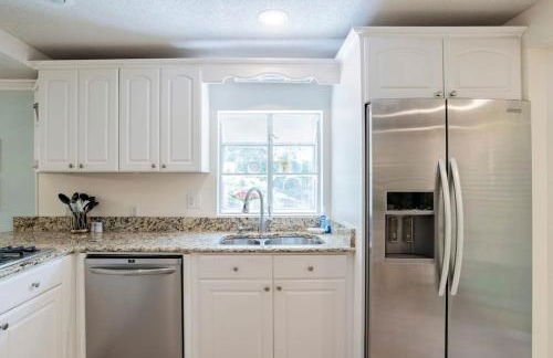 Dozing on Dog River- River Access Dock Yard - Foto 16