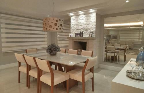 Casa Teresópolis perto do centro com três suítes e piscina - Foto 17