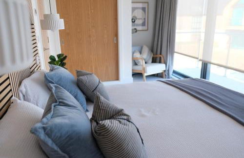 Still Waters - Luxury Lakeside Retreat with Hot Tub - Photo 59