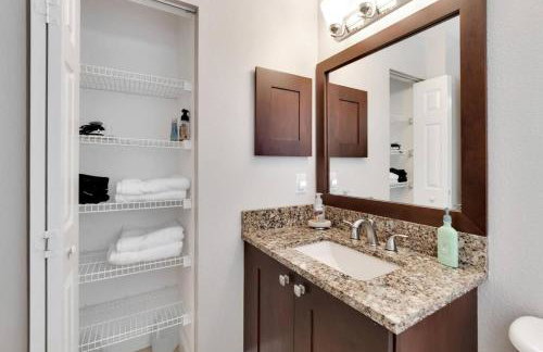 Spacious 3BR Family Home Near Sponge Docks - Foto 19