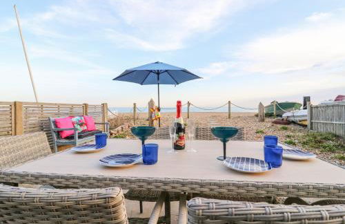 Bucket and Spades- Right on the Beach - Foto 26