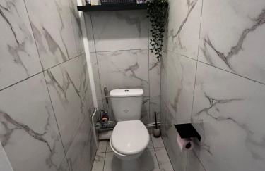 Large 3 bedroom cozy apartment - Foto 16