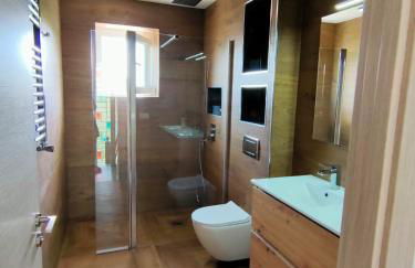 Maravillosa casa con piscina grande y bosque - Photo 27