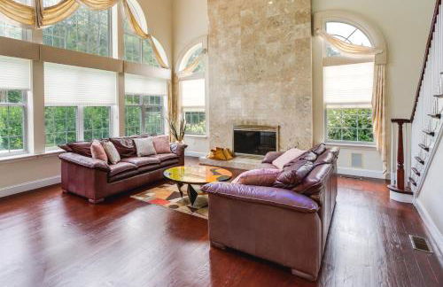 Centrally Located Family Home with Pool - Foto 2