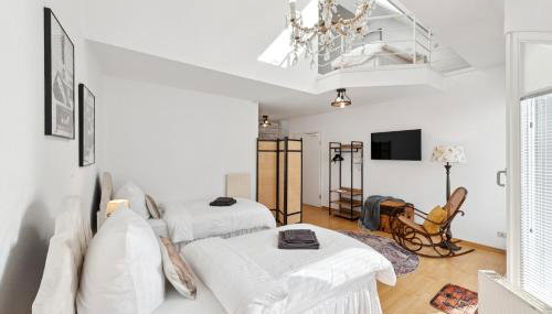 Gelbe Koffer - Vintage Maisonette Neunkirchen - 2 SZ - Self-Check-in - Balkon - Parkplatz - 1 km zum Zentrum - bis 4 Pers - Foto 2, furniture