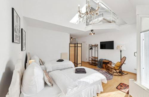 Gelbe Koffer - Vintage Maisonette Neunkirchen - 2 SZ - Self-Check-in - Balkon - Parkplatz - 1 km zum Zentrum - bis 4 Pers - Foto 1