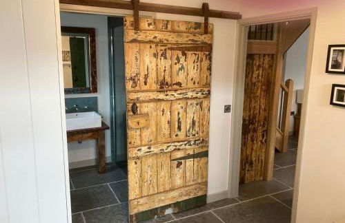 Great country-style house with a courtyard - Photo 22