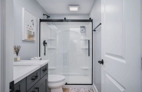 Harbor Clubhouse Modern Waterfront with Hot Tub and Pet Friendly - Foto 12