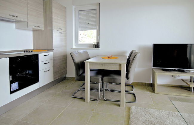 Lux Apartments - Photo 34
