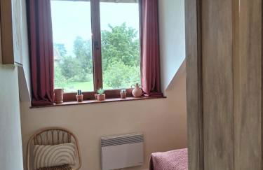 Domaine des Cerisiers - Accès direct piste cyclable reliant Honfleur - Parking privé - Grand jardin - Foto 54