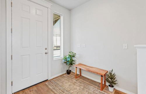 Beautiful Newly Built Home with Central AC - Foto 8