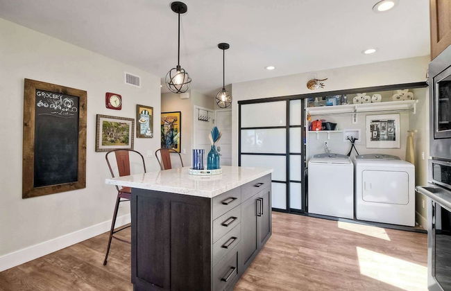 Fresh & Modern 3 BDR Just Blocks From Beach! - Photo 10