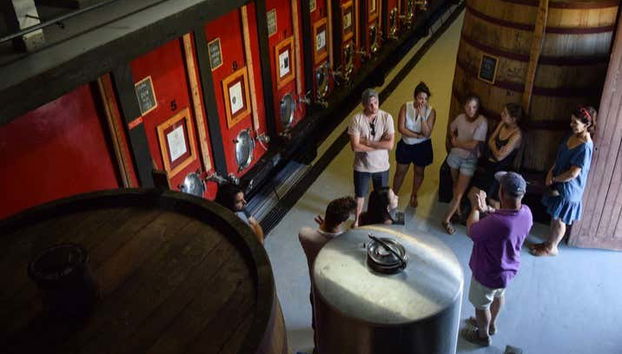 Escutando as explicações do guia