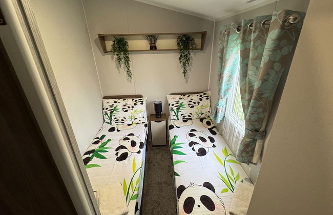 Haggerston Castle - Caravan - Sleeps 6 - Parking - Foto 3