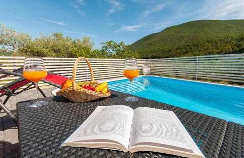 Matanovi dvori - Foto 1