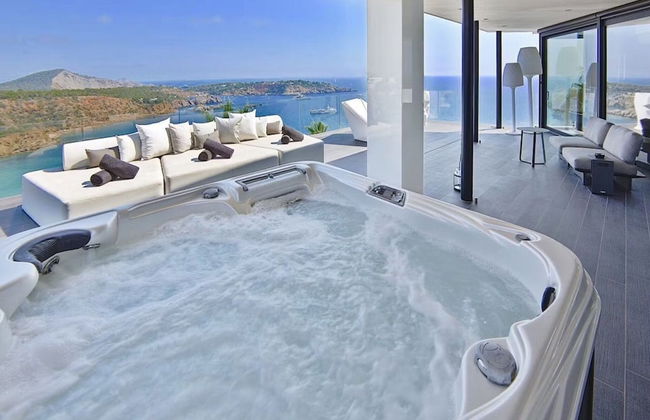 Striking Villa With Terraced Garden - Foto 26