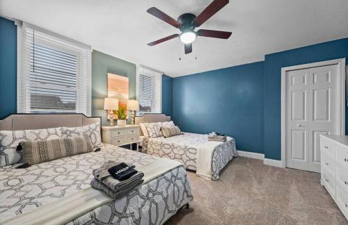 NEW! High-end Manchester Home w/ a hot tub - Foto 24