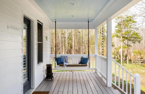 Relax in an upscale, renovated gem - Foto 43