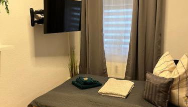 Best Preis Stadtperle 1- Stadtzentrum Wittenberge Modernes Ambiente max 3 Personen Einzelzimmer voll ausgestattet mit MagentaTV, WLAN, Waschmaschine - Foto 4, towels