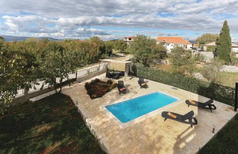 Holiday house Greenside - with a pool - Foto 58