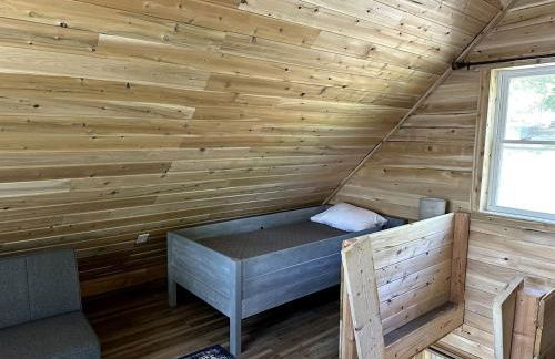 Magnificent Cabin Nestled Amidst Trees in Portage Lake, Maine - Foto 19