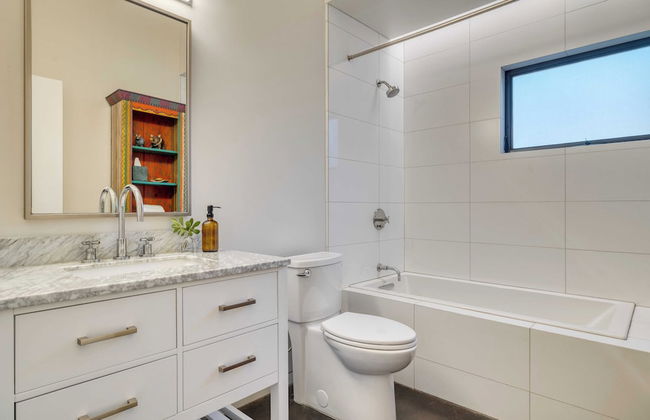 Sundrenched by Avantstay Pool, Mins to Old Town - Foto 30