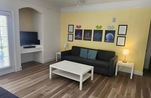 Runaway Beach Club Condo near Disney - Foto 9