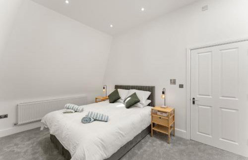 3 Bed House near Purley, by ARP Homes, Free Parking, Ideal for Long Stays & Insurance Bookings - Foto 38