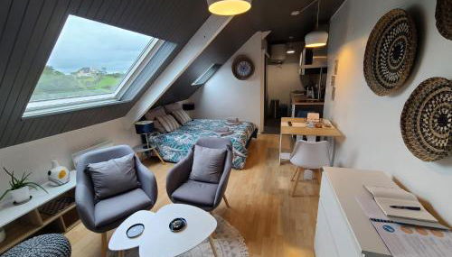 Agréable cocon sous les toits - Parking - WiFi - Foto 4