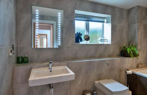 Finest Retreats - Lake View - Photo 34