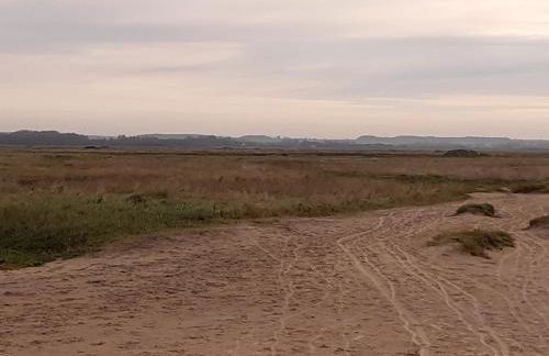 Les Obiones, vue latérale mer, Fort Mahon Plage, magnifique studio cabine 4p, avec balcon , parking privé gratuit, wifi, classé 2 étoiles, exposition plein sud en Baie de Somme - Foto 39
