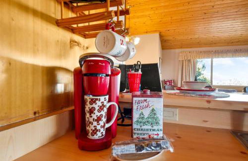 Breathtaking Cabin Backing the National Forest - Foto 13