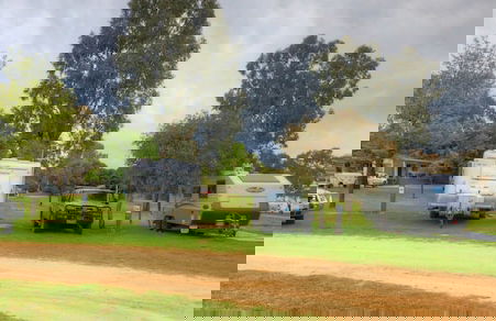 Lake Hume Holiday Park - Photo 4