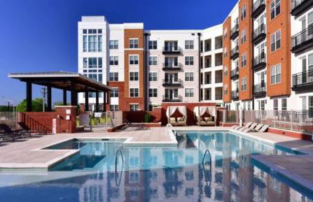 100 Year-Old Historic Brick 2BR Loft & Large Patio & Hammocks & High Ceiling - Foto 142