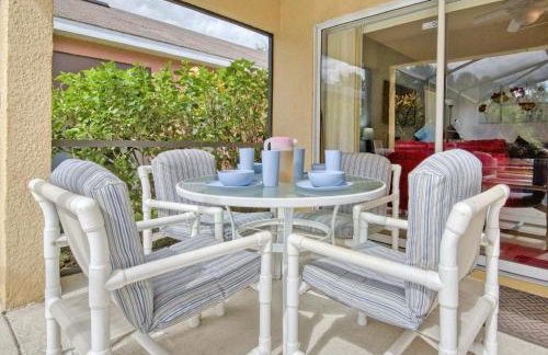 Sunny lake view villa with pool spa - close to attractions - Foto 45