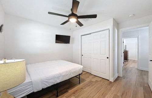 Newly Renovated | Minutes to Riverwalk & Beaches | Tampa Heights - Foto 54