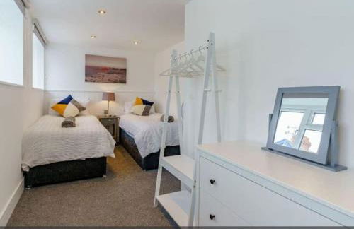 Tenby Heights, 5 en-suites, Parking & Garden - Photo 32