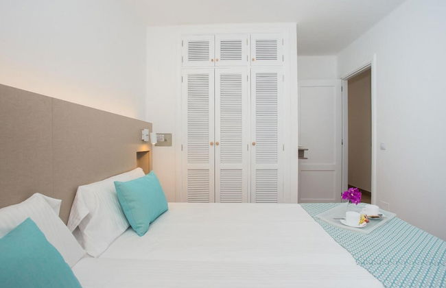 Apartamentos Los Tulipanes - Photo 13